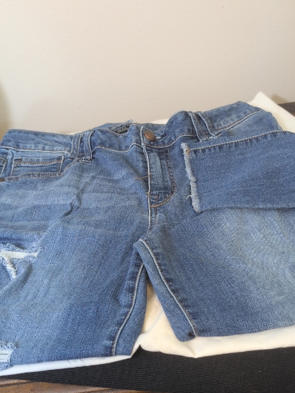 1822 Denim Relaxed Boyfriend Jeans in Blue